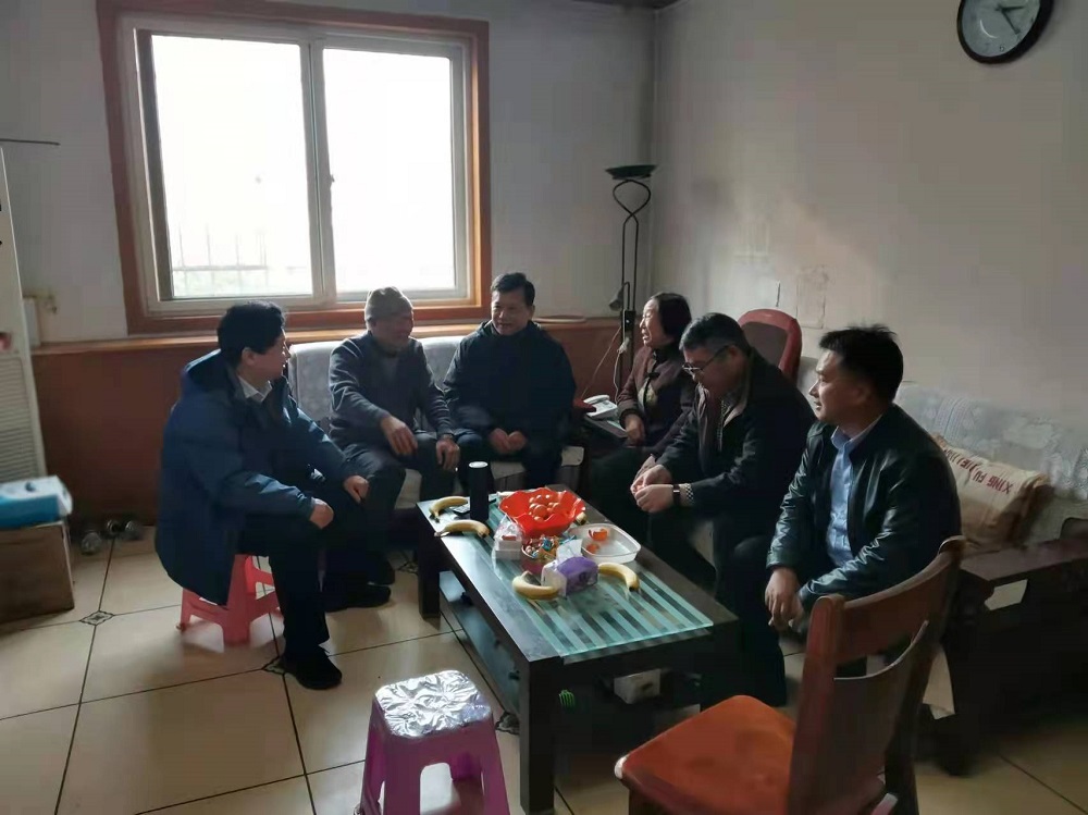 教育学部组织开展走访慰问退休老教师活动